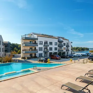 apartments-vizula-sunset-d.pula-hotels.org/